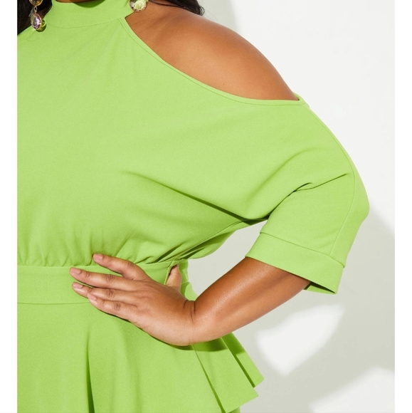 Cold Shoulder Peplum midi - Picture 2 of 3
